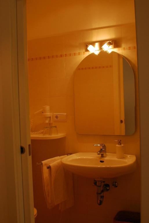 Hotel Dolomiten Collalbo Habitación foto